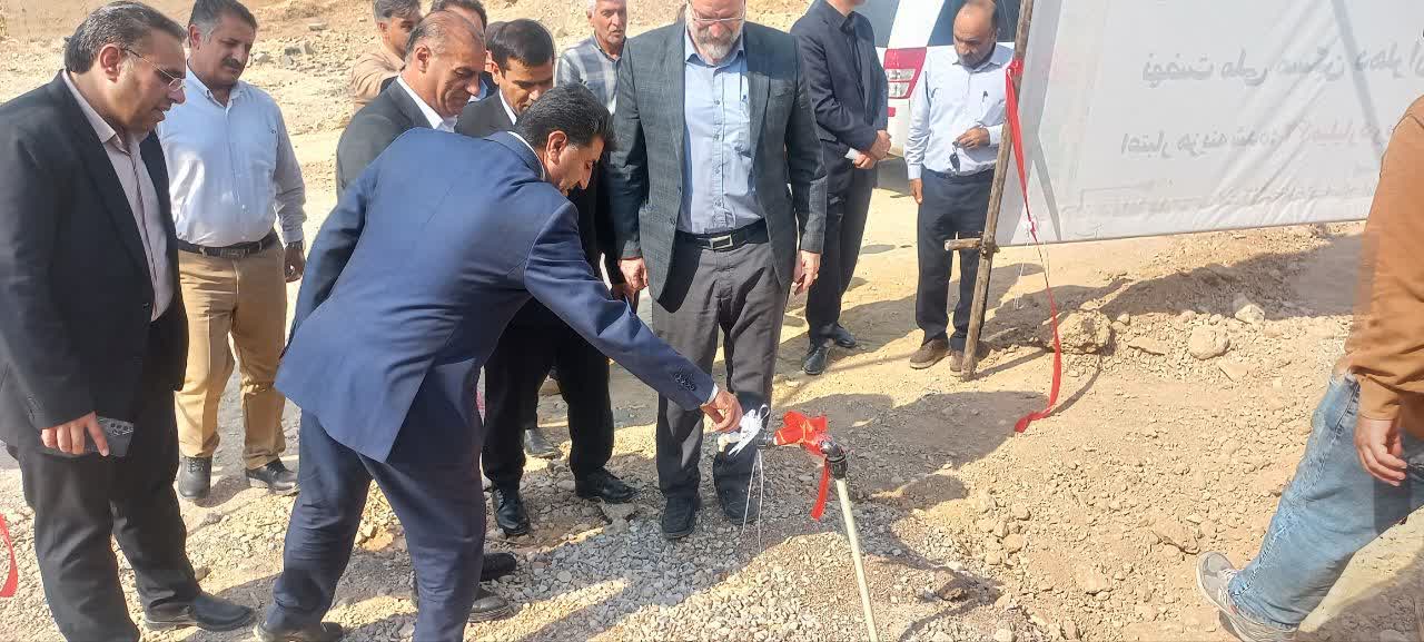 به مناسبت هفته دولت، شبکه توزیع آب در مناطق نهضت ملی مسکن دهلران افتتاح شد