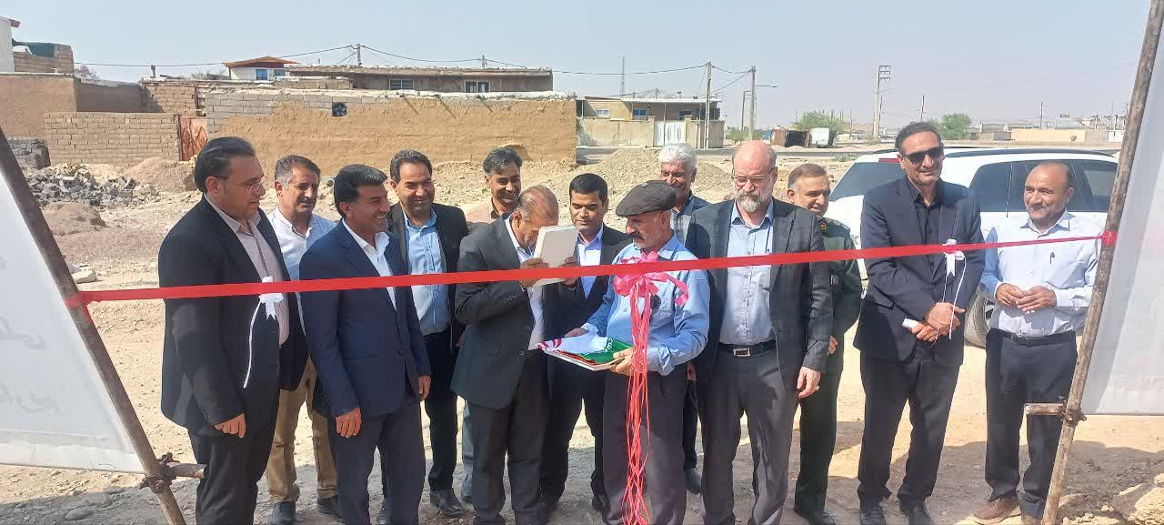به مناسبت هفته دولت، شبکه توزیع آب در مناطق نهضت ملی مسکن دهلران افتتاح شد