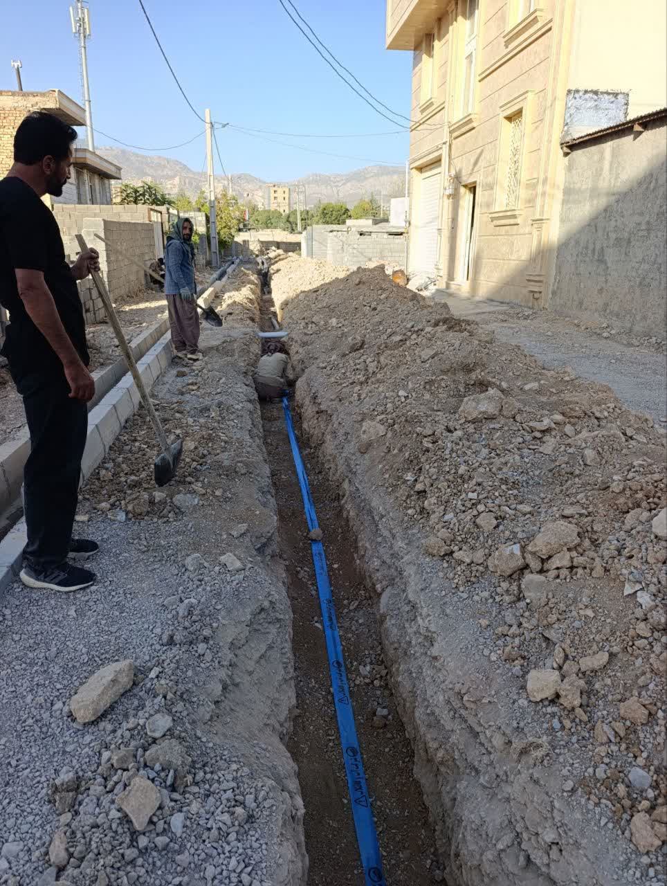 توسعه شبکه آب در محله پیچ اشوری و روستای مهدی‌آباد شهرستان ایلام