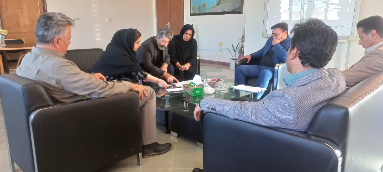 پرداخت بیمه عمر همکار فقید «مرحوم مهندس آراد بختی‌نهال» به خانواده محترم وی 